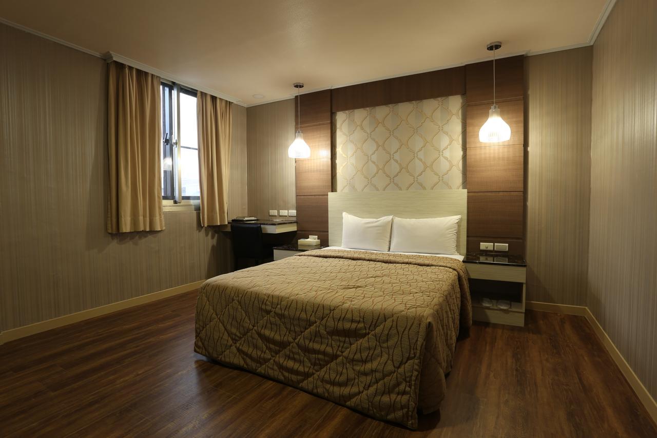 Monalisa Hotel Тайнань Екстер'єр фото