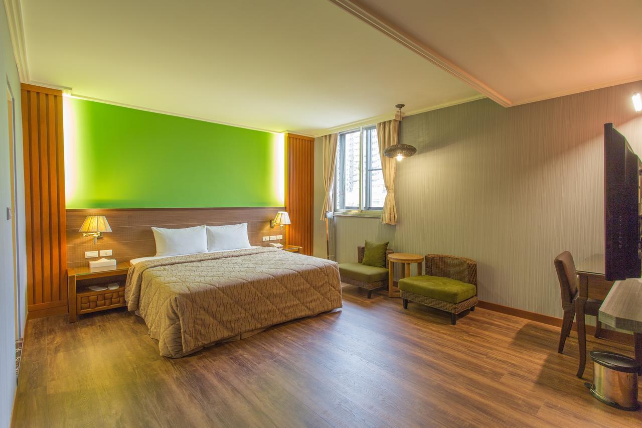Monalisa Hotel Тайнань Екстер'єр фото